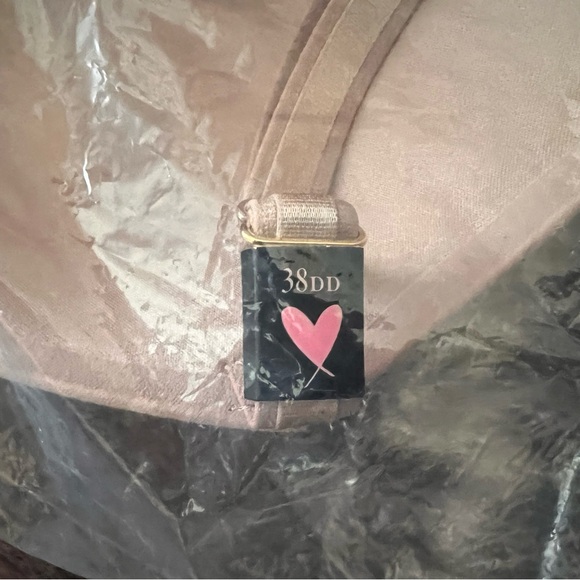 NEW Victoria’s Secret Freedom Cloud Push Up Bra 38DD Nude New In Package - Picture 4 of 5